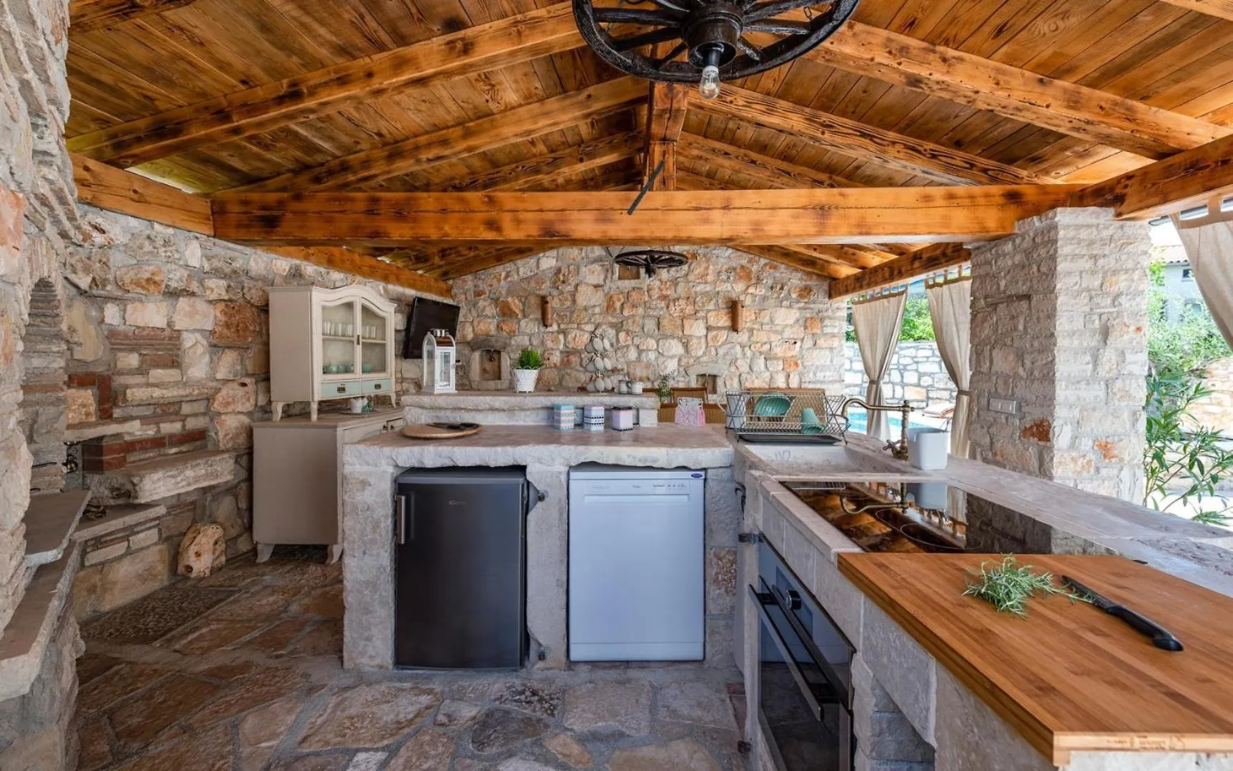Rustic Stone Holiday House With Pool Marcana